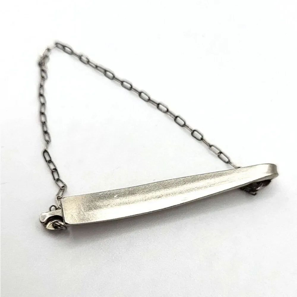 Dangling Chain Silvertone Tie Clip 1.75in
